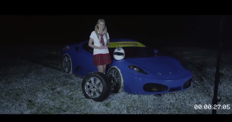 ロシアの女子高生がフェラーリでドリフト これが本当のプロだ 動画有 Creative Trend