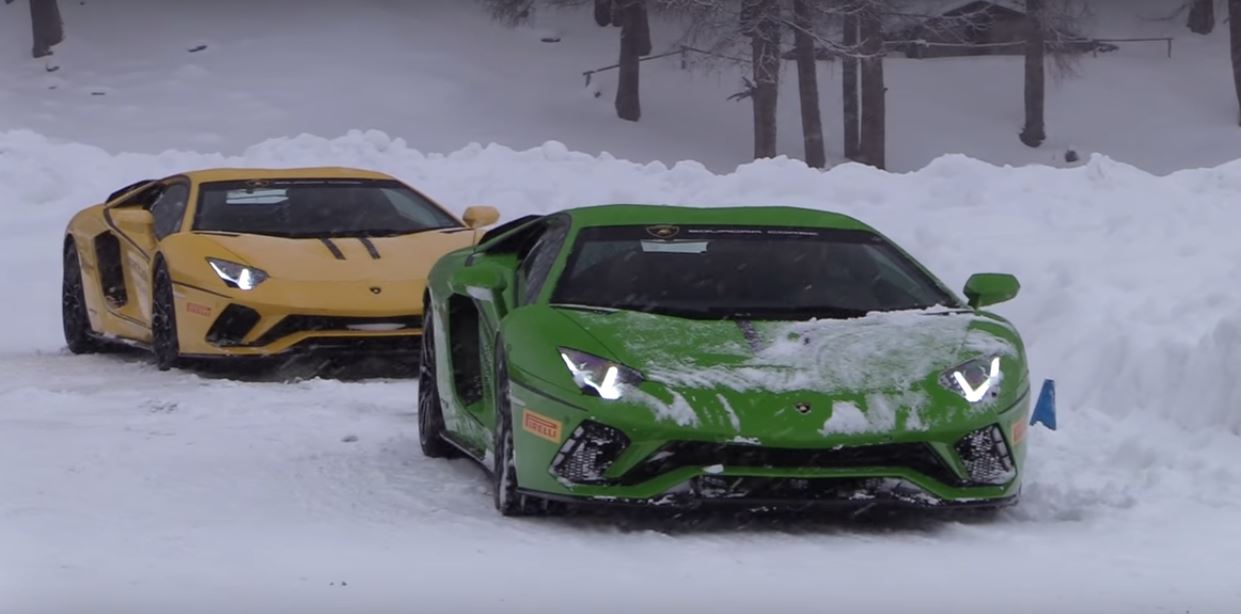 ランボルギーニ アヴェンタドールs が雪道をドリフト走行 4wsはかなり安定した走り 動画有 Creative Trend