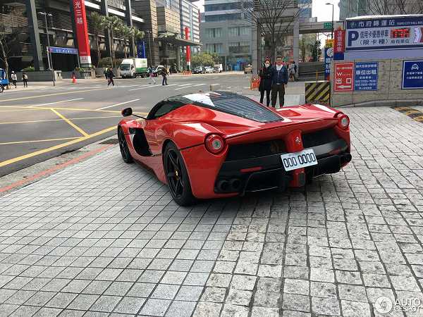 何だこのナンバープレートは 台北にて 不思議な ラ フェラーリ が目撃に Creative Trend