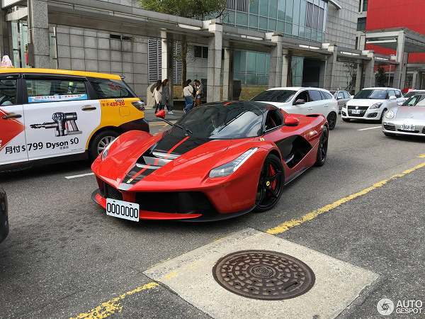 何だこのナンバープレートは 台北にて 不思議な ラ フェラーリ が目撃に Creative Trend
