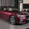 ローズ系の次はワイルドベリー?!BMWアブダビが超個性的な「740Li」を公開