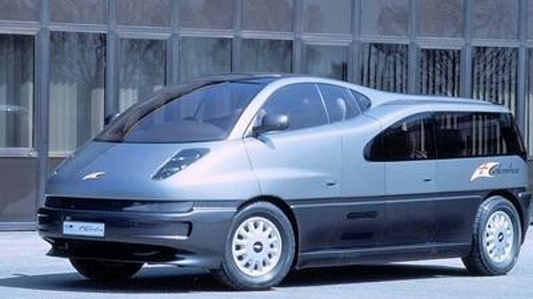 イタルデザインはこんな変態ミニバンも出していた センターシート Bmw製v12搭載の1992年式 Clumbus Creative Trend