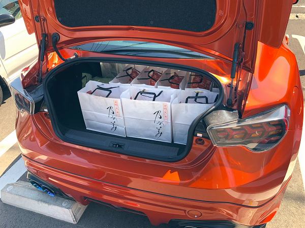 実は使い勝手がとても良い トヨタ 86 のトランク 荷室 に食パン29斤も収納できるという事実 もちろんタイヤ4本も収納できるぞ Creative Trend