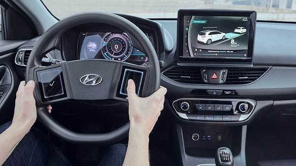 韓国 ヒュンダイ 現代自動車 がステアリングスイッチをタッチスクリーン化することを計画中 既にケーニグセグはこの技術を導入済みだった件 動画有 Creative Trend