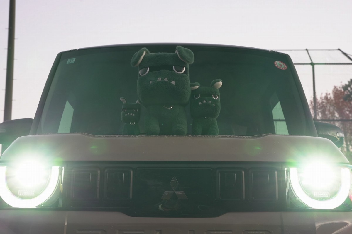 三菱の新型デリカミニの初給油！メーター上燃費「16.9km/L」で今後の実