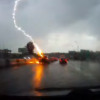 【衝撃】ロシアにて、トヨタRAV4が走行中に2度も落雷を受ける大事故に。そもそも落雷