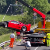 スイスのスーパーカーイベントにて希少なフェラーリF40が事故で大破！大きなスキール
