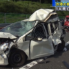 静岡県の新東名高速道路にて4台の自動車が玉突き事故。1台のトラックの玉突きにより女