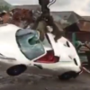 イギリスにて、詐欺の疑いで押収されたフェラーリ「458スパイダー」が重機で破壊され